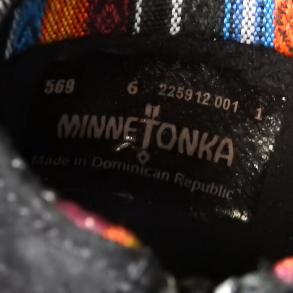 Minnetonka Women's Black Dixon Suede Ankle Booties, Size 6 - Picture 11 of 12